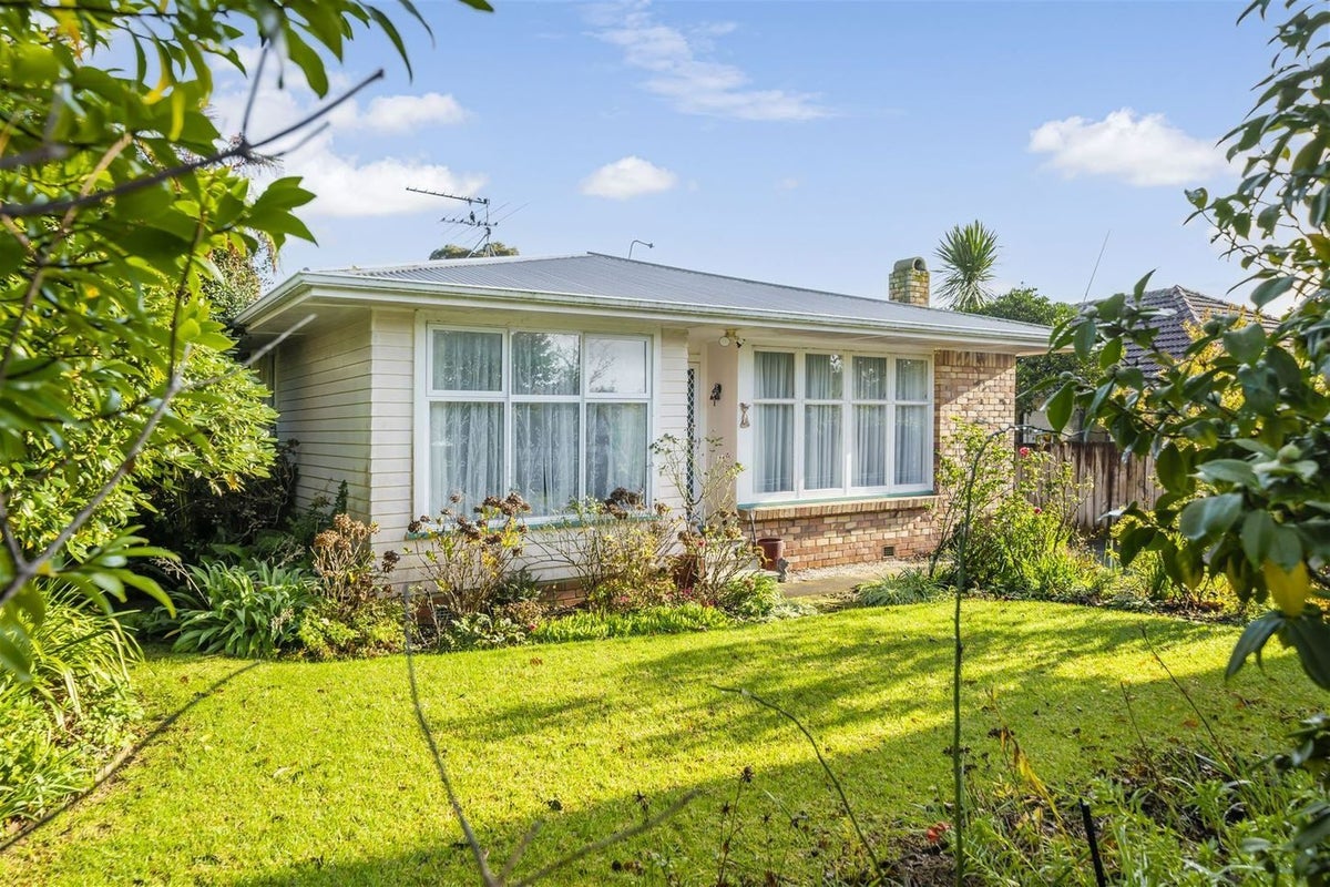 50 Kervil Avenue, Te Atatu Peninsula, Auckland - Carousel 1
