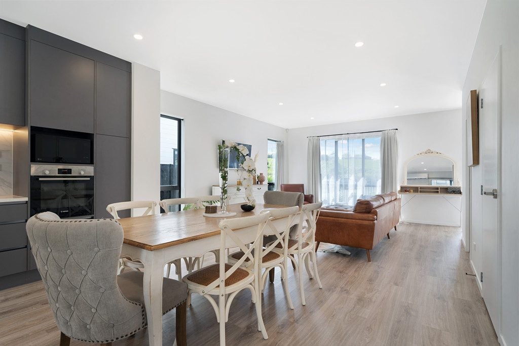 19 Kumerahou Street, Kumeu - Carousel 1
