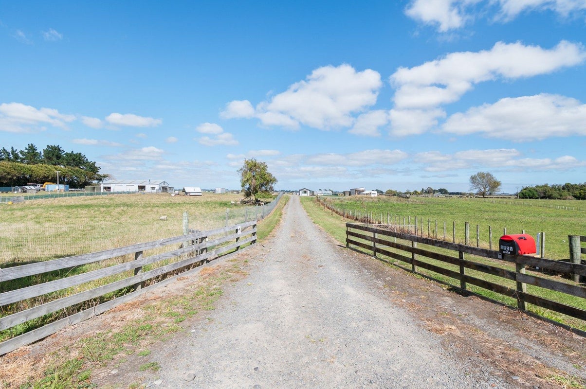 3125 State Highway 1, Sanson, Palmerston North - Carousel 23