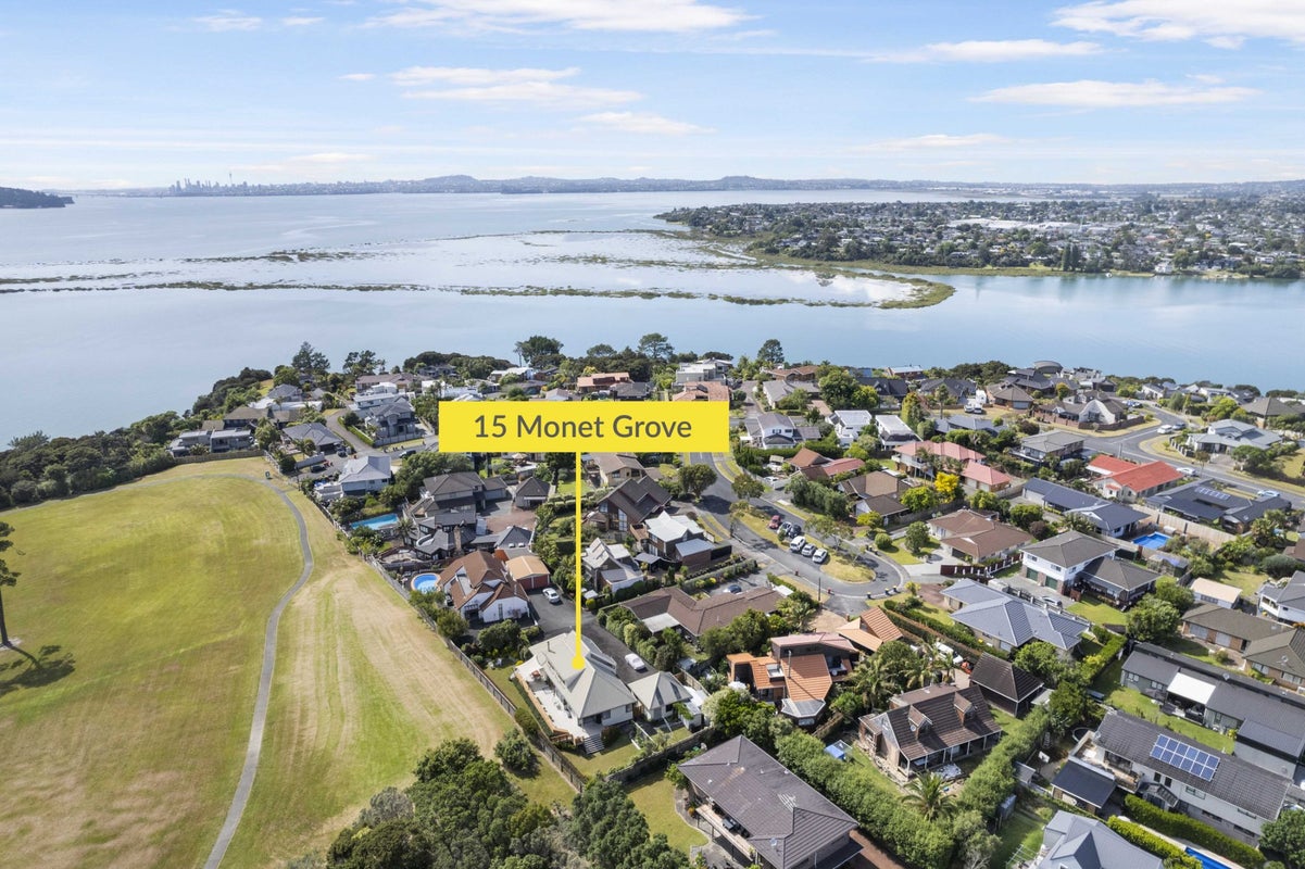 15 Monet Grove, West Harbour, Auckland - Carousel 26
