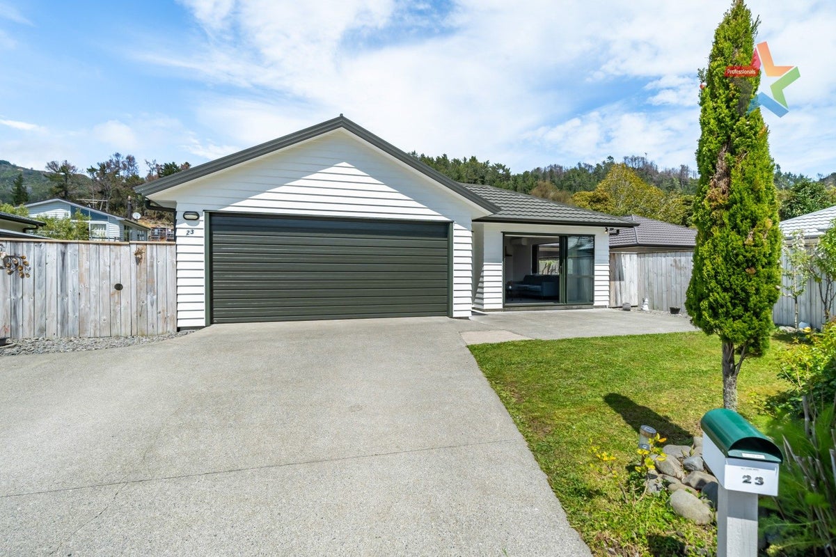 23 Poppy Watts Grove, Stokes Valley, Lower Hutt - Carousel 2