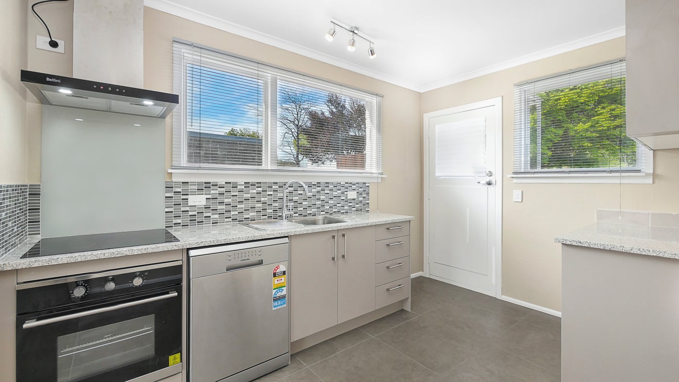 2/39 Trafalgar Street, St Albans, Christchurch - Carousel 2