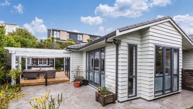 15 Ashwood Street, Woodridge, Wellington - Carousel 1