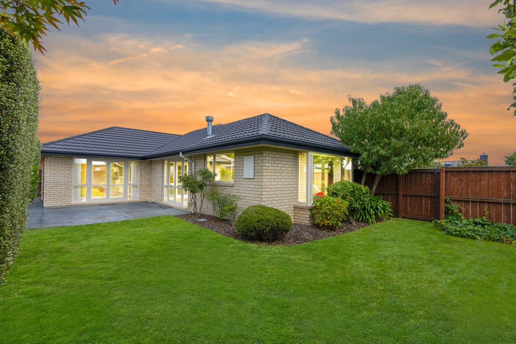 14 Cassinia Gardens, Aidanfield, Christchurch - Carousel 2