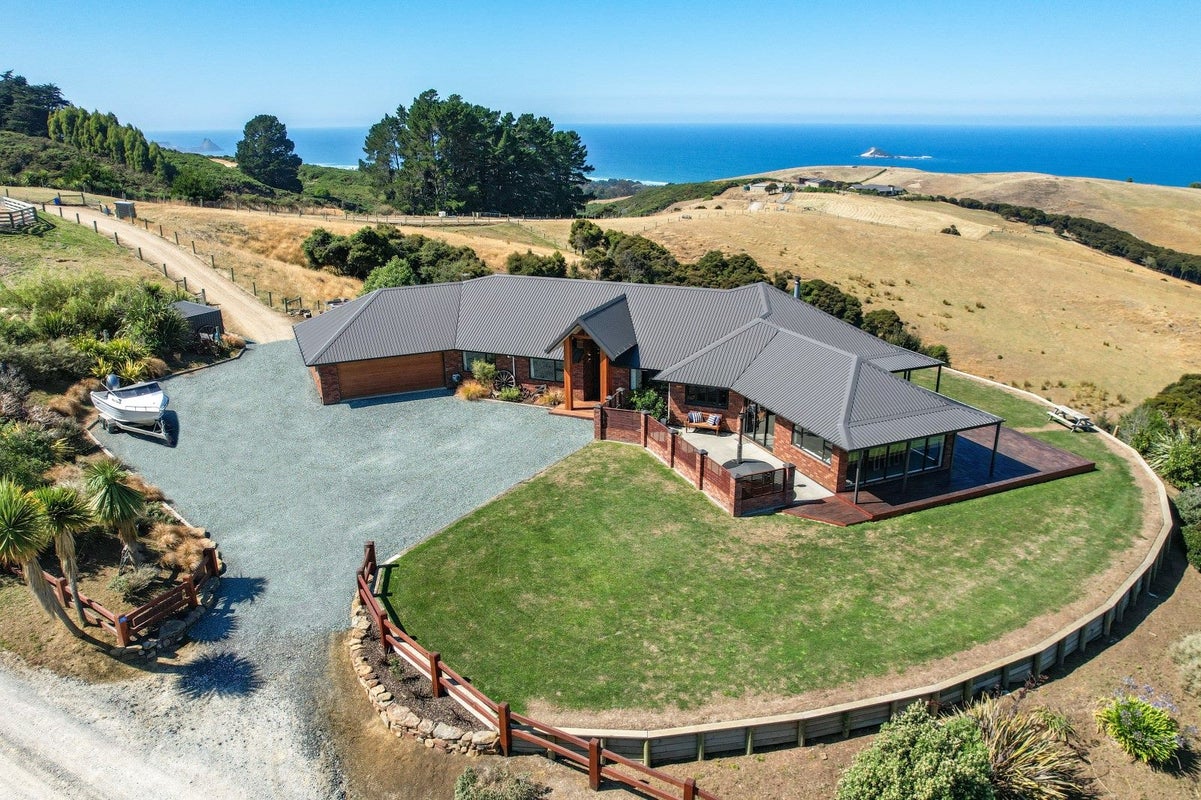 176 Creamery Road, Ocean View, Dunedin - Carousel 1