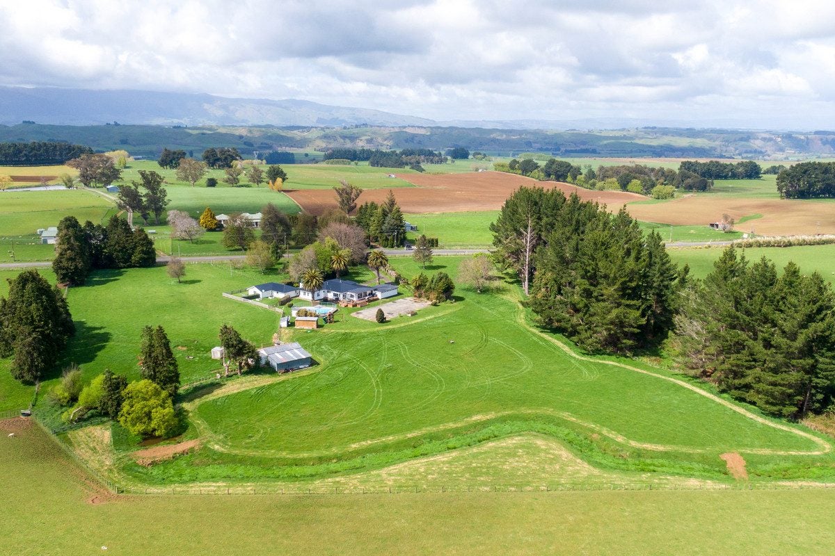 2523 Kimbolton Road, Kiwitea, Feilding - Carousel 1