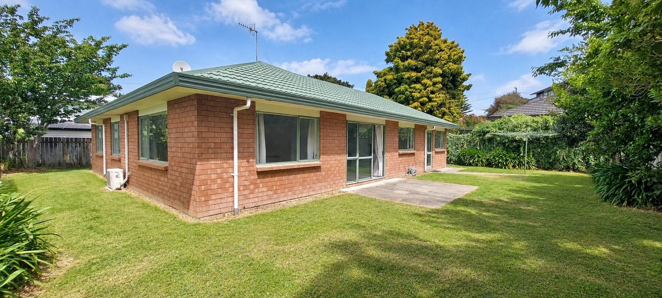 5a Francis Road, Paraparaumu Beach, Kapiti Coast, Wellington - Carousel 1