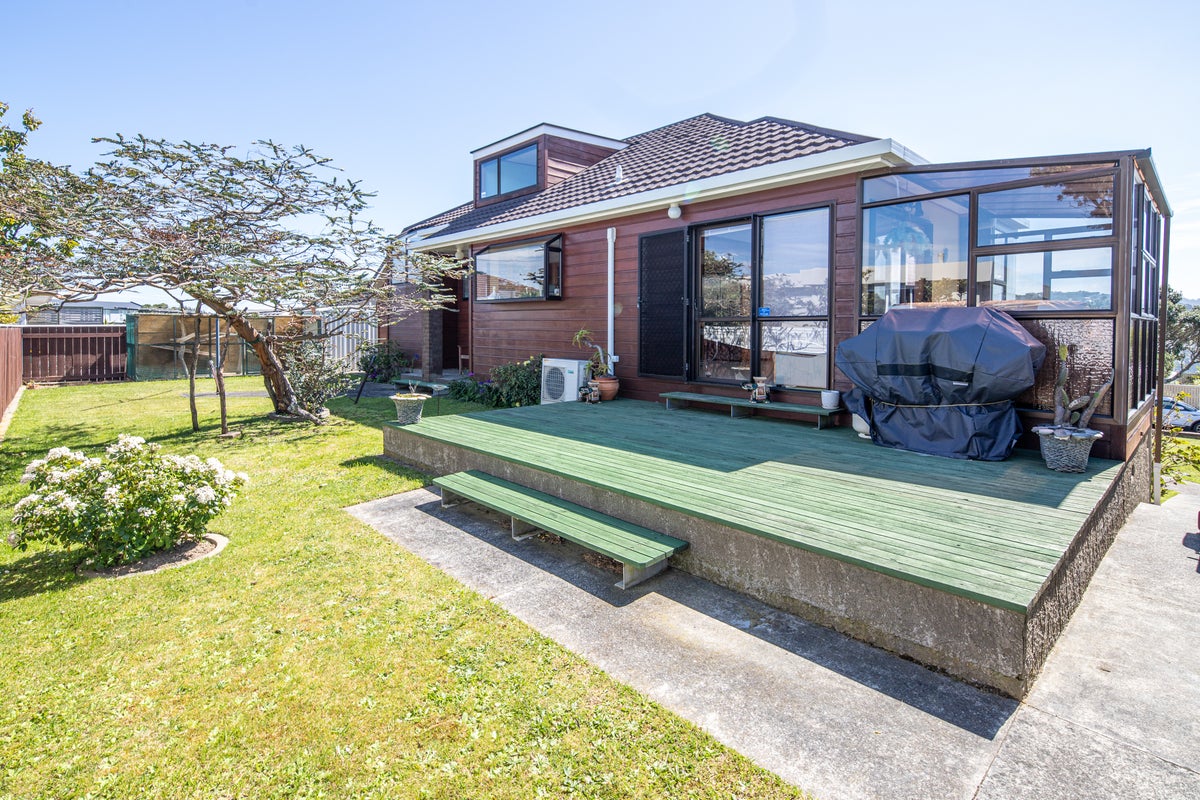 32 Kaikoura Street, Maupuia, Wellington - Carousel 2