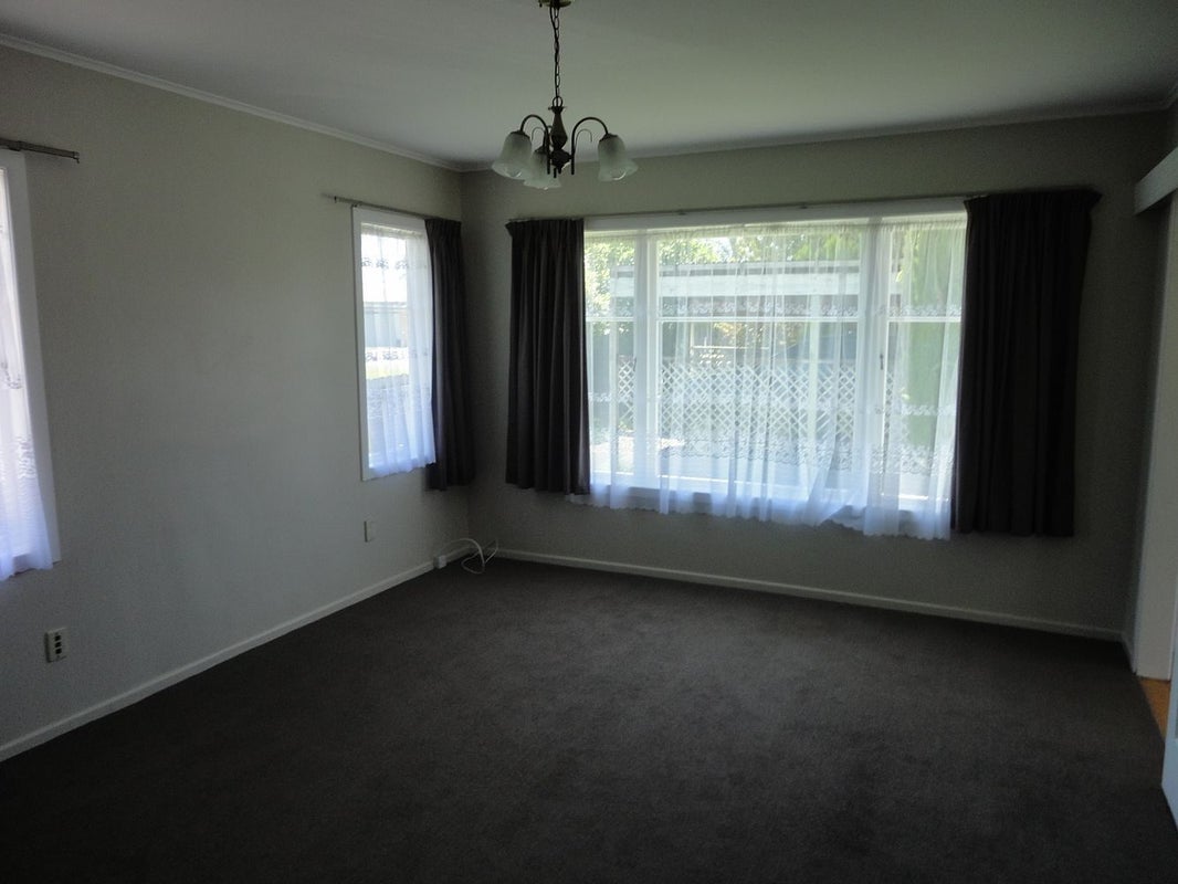 620A Te Atatu Road, Te Atatu Peninsula, Auckland - Carousel 5