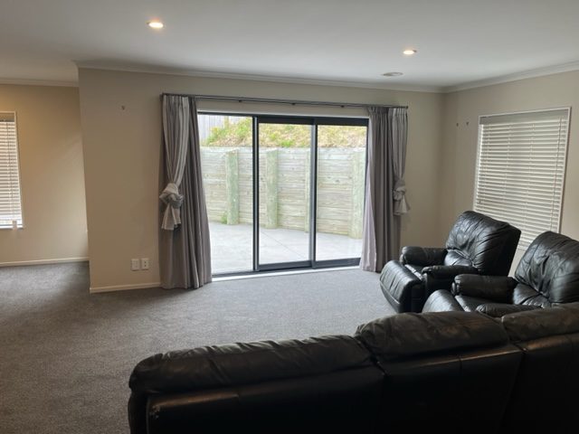6 Moston Grove, Churton Park, Wellington - Carousel 2