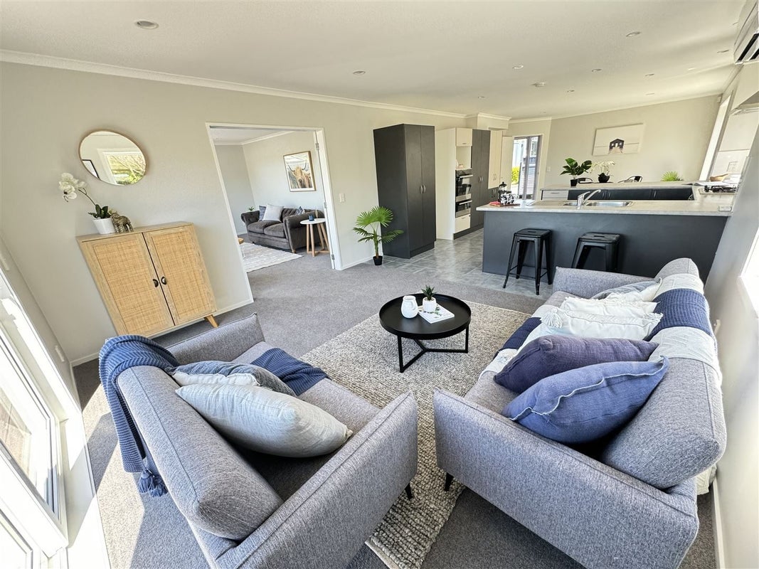 59 Erlestoke Crescent, Churton Park, Wellington - Carousel 1