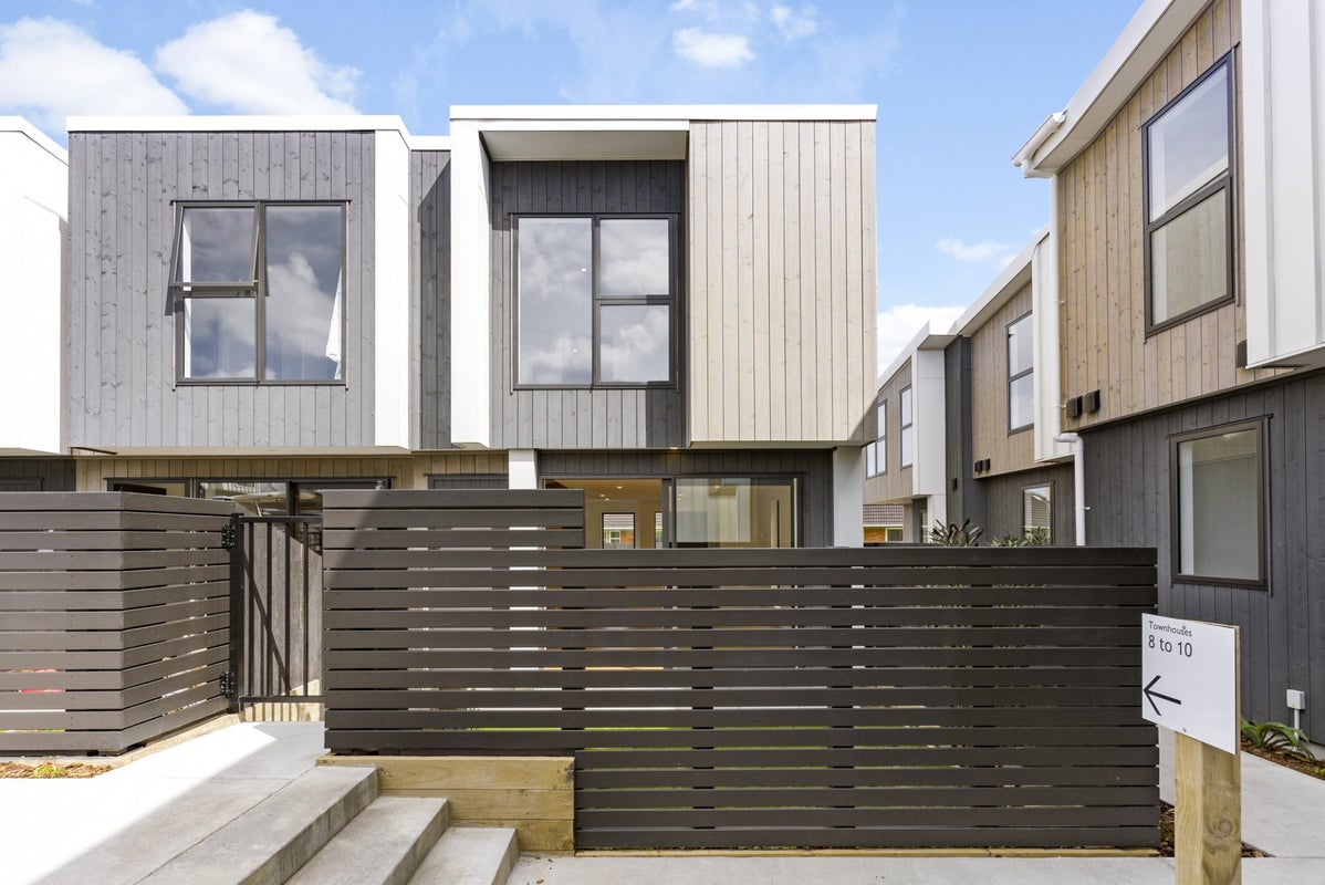11/82 East Coast Road, Milford, Auckland - Carousel 1