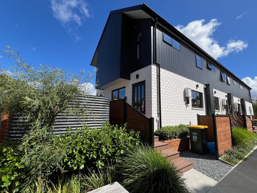 4/148 Riverside Drive, Waiwhetu, Lower Hutt - Carousel 1