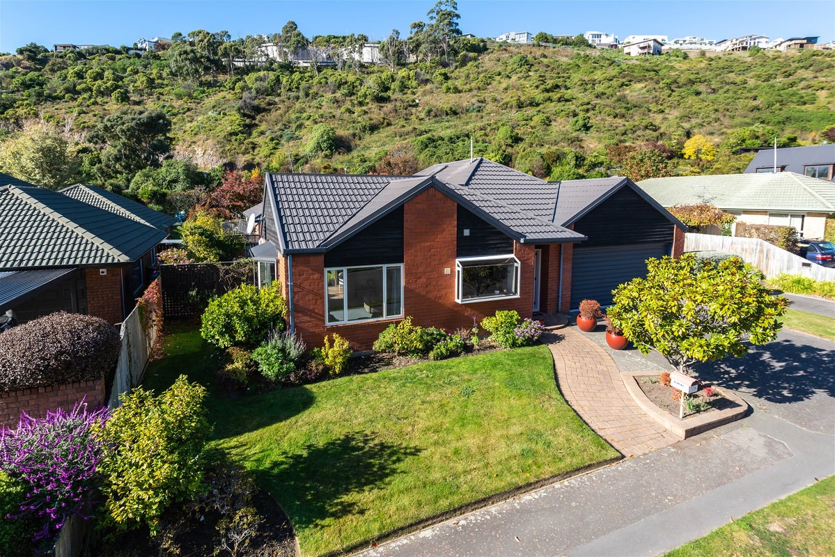 17A Basil Place, Mount Pleasant, Christchurch - Carousel 1