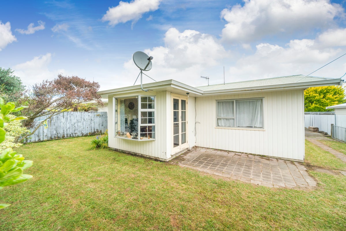 80A Fairs Road, Milson, Palmerston North - Carousel 1