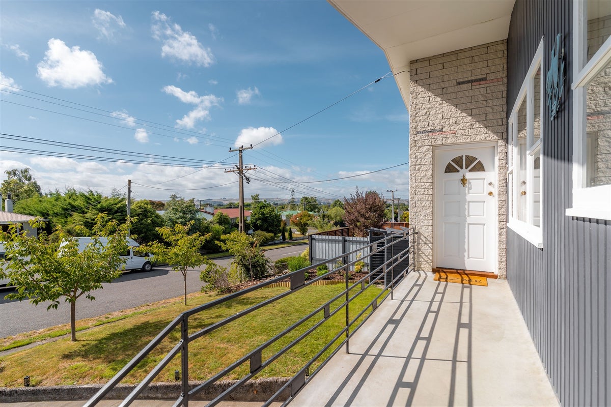3 Puriri Crescent, Lansdowne, Masterton - Carousel 2