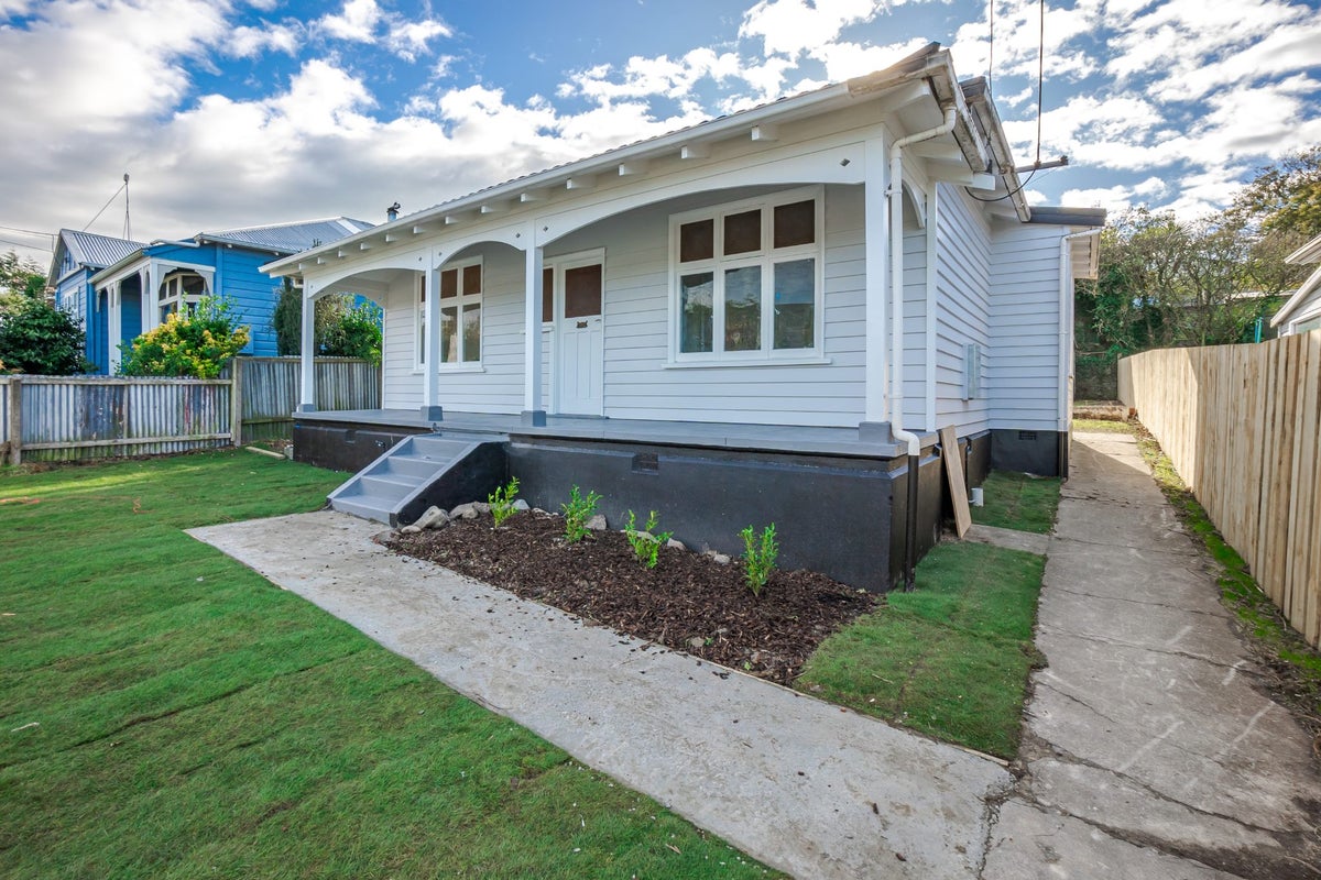 15 Roslyn Terrace, West End, Timaru - Carousel 1