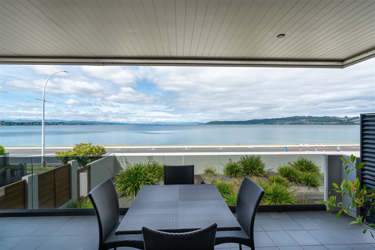 88 Lake Terrace, Taupo, Taupo - Carousel 1