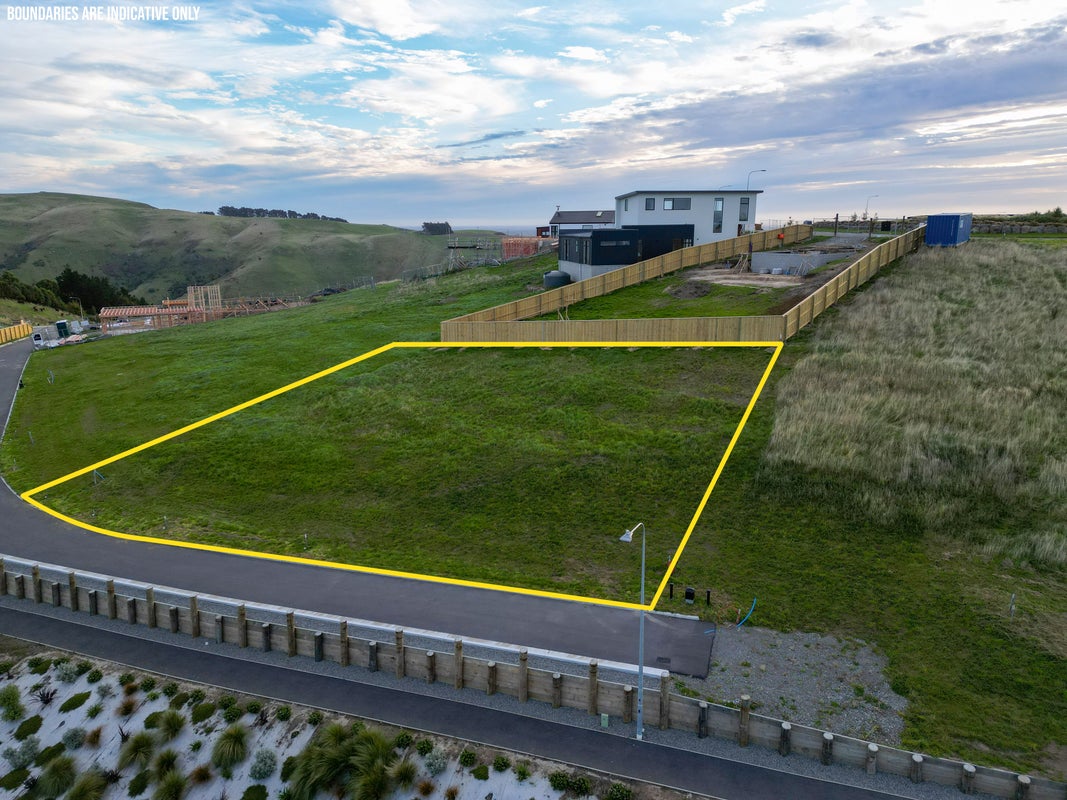 16 Eaglesfield Close, Westmorland, Christchurch - Carousel 1