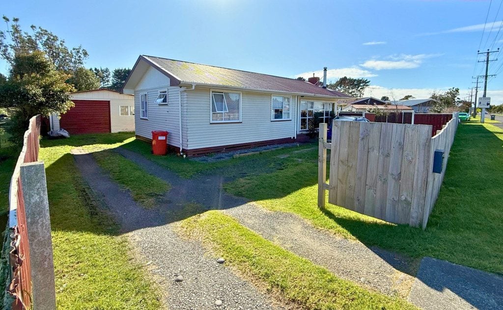 55 Mosston Road, Castlecliff, Whanganui - Carousel 1