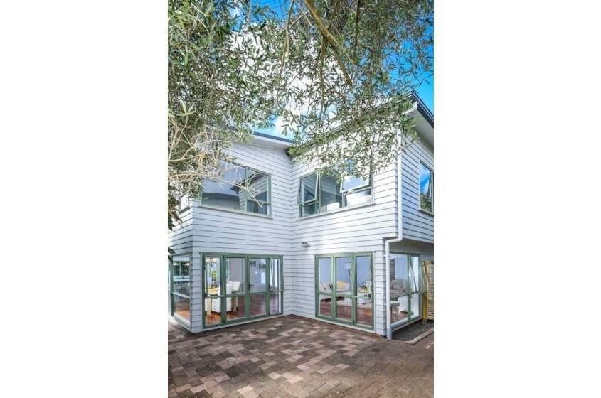 2/11 Woodbine Avenue, Greenlane, Auckland - Carousel 2