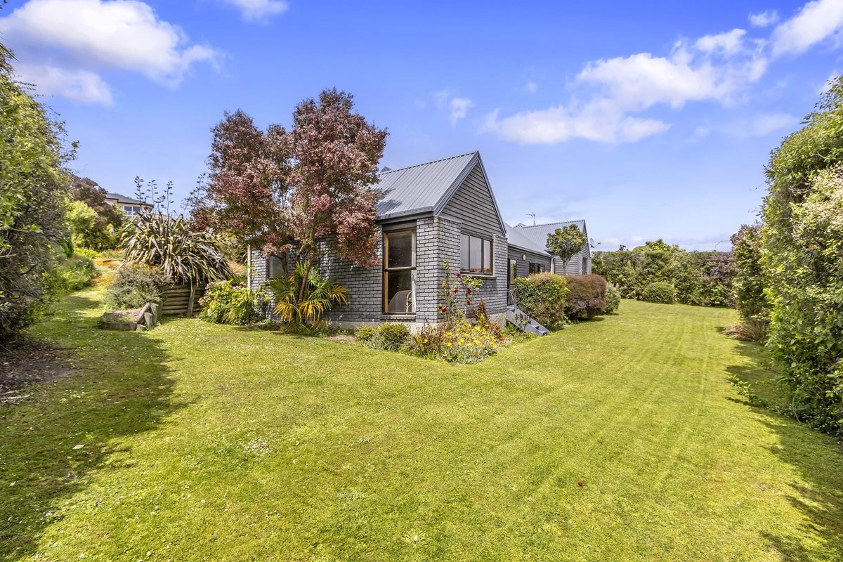 92 Penruddock Rise, Westmorland, Christchurch - Carousel 2