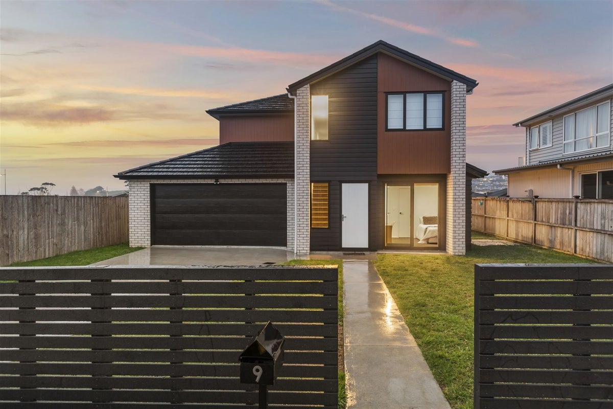 9 Tawatawa Street, Long Bay, Auckland - Carousel 1