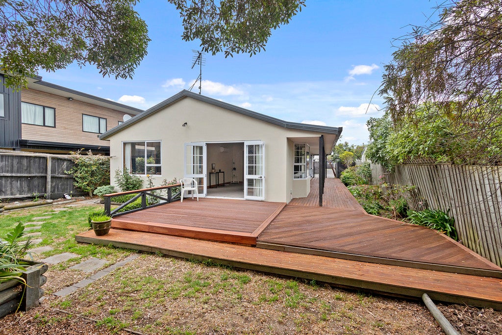2/223 Pine Avenue, South New Brighton, Christchurch - Carousel 1