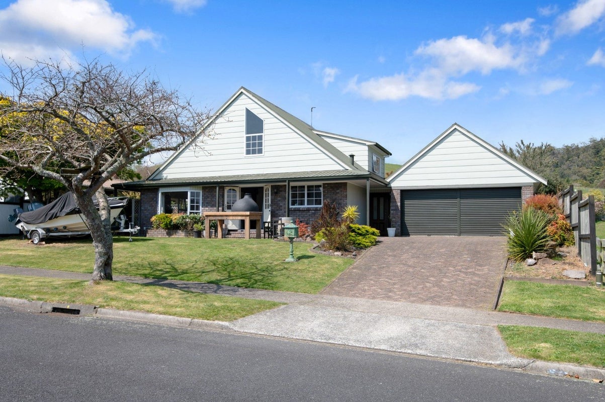 17 Walford Drive, Lynmore, Rotorua - Carousel 1