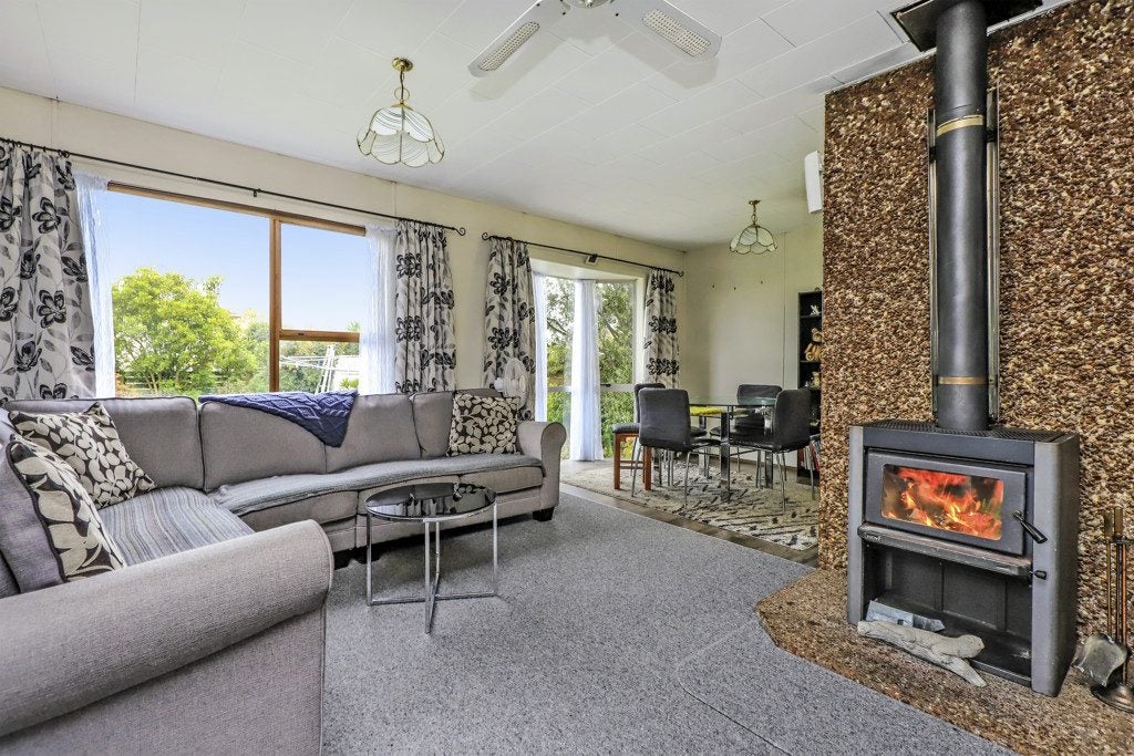 13 Kirkcaldy Place, Flaxmere, Hastings - Carousel 1