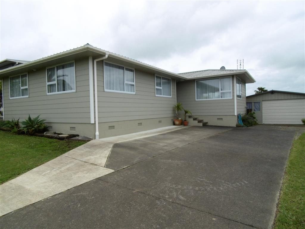 46 Albatross Road, Red Beach, Red Beach - Carousel 2