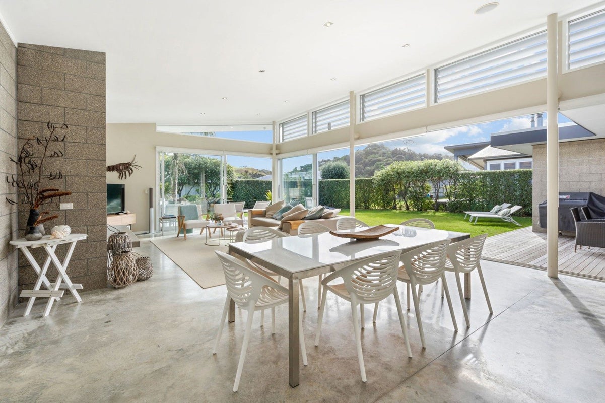 12 Galbraith Street, Matapouri, Whangarei - Carousel 1
