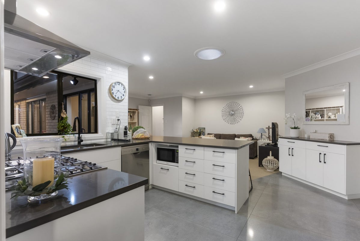3 Roy Maloney Drive, Henderson, Auckland - Carousel 2