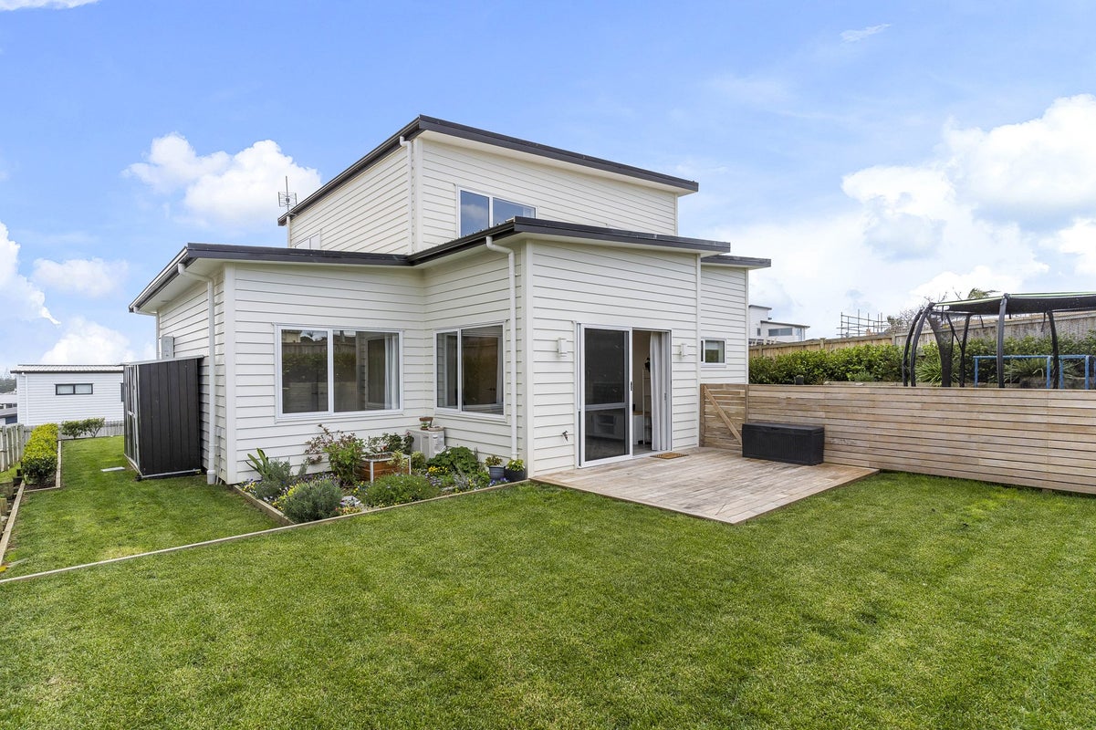 5 Keshvara Road, Beachlands, Auckland - Carousel 1