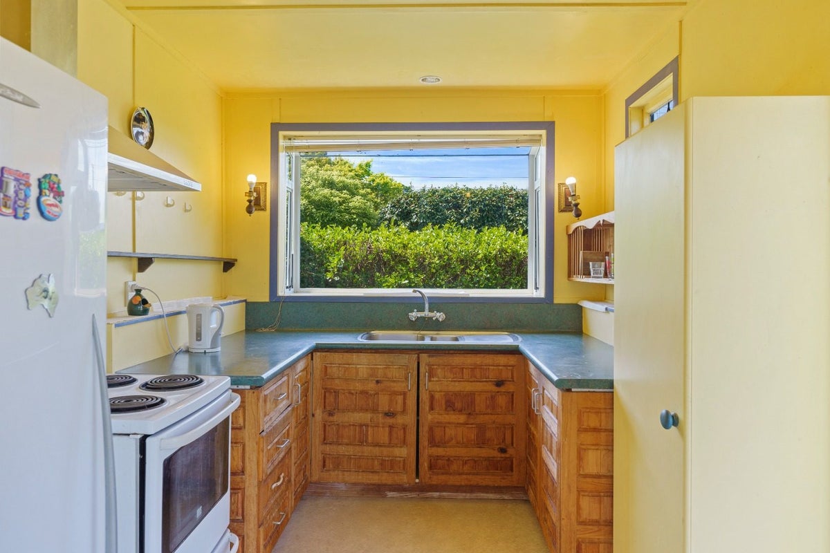 56 Te Moana Road, Waikanae Beach, Waikanae - Carousel 2