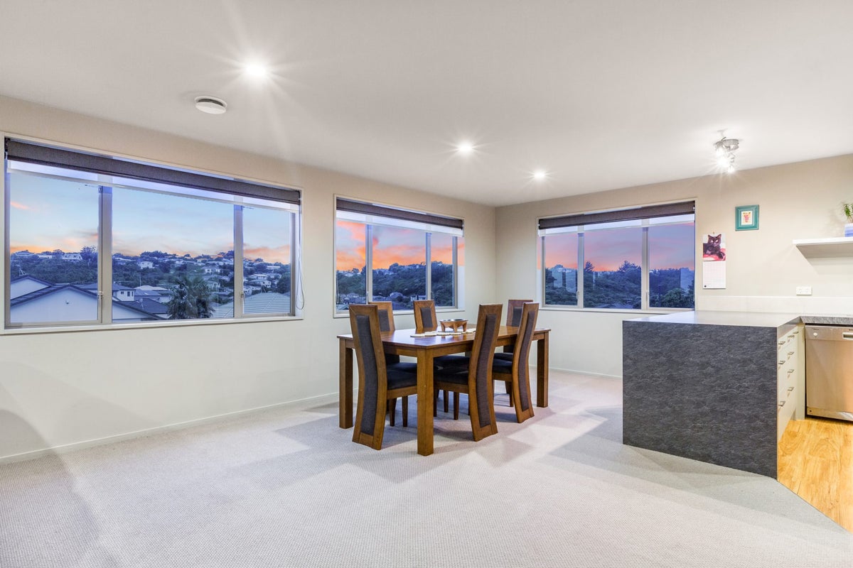 1 Milford Street, Aotea, Porirua - Carousel 2