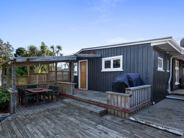 619 Waitarere Beach Road, Waitarere Beach, Levin - Carousel 1