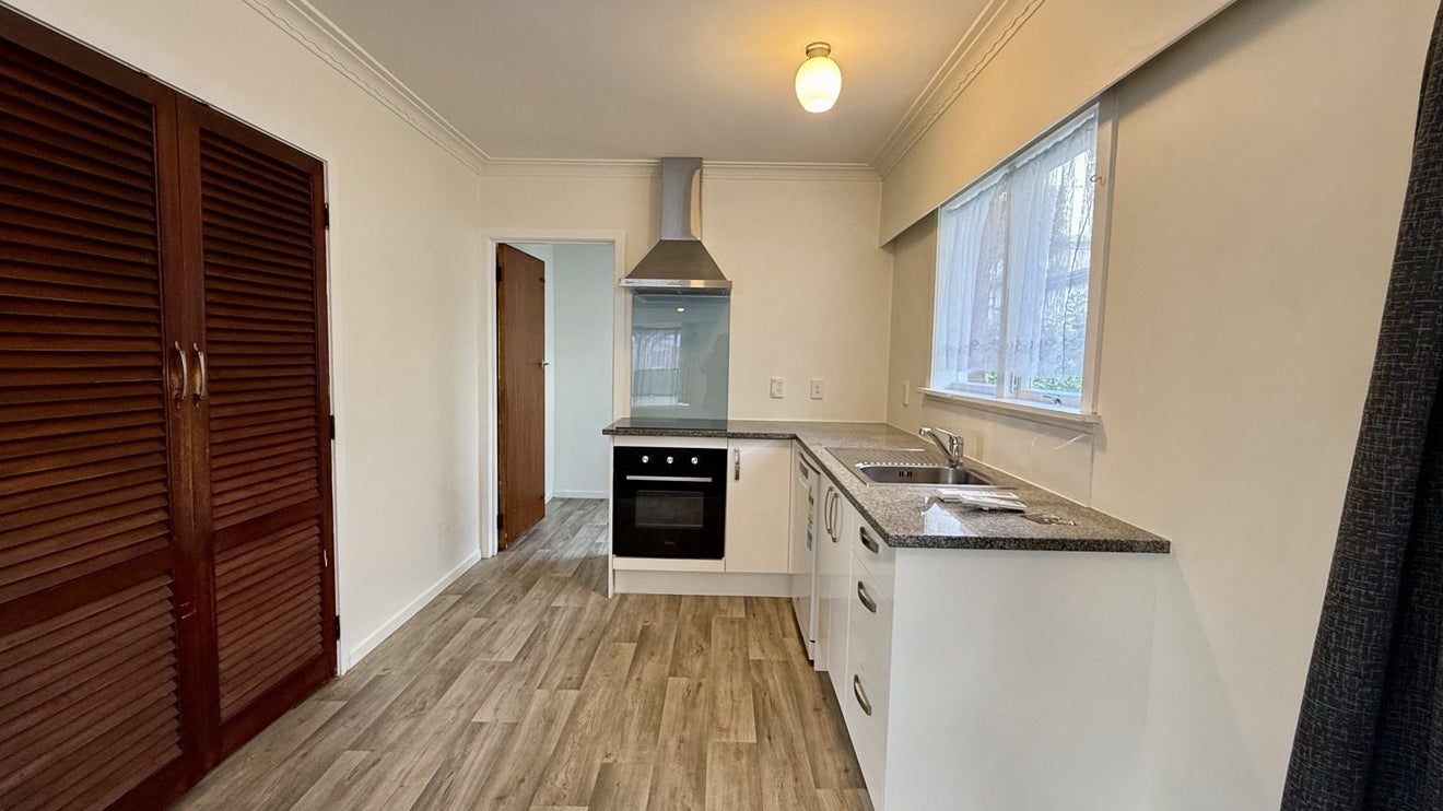 1/28 Armadale Road, Remuera, Auckland - Carousel 2
