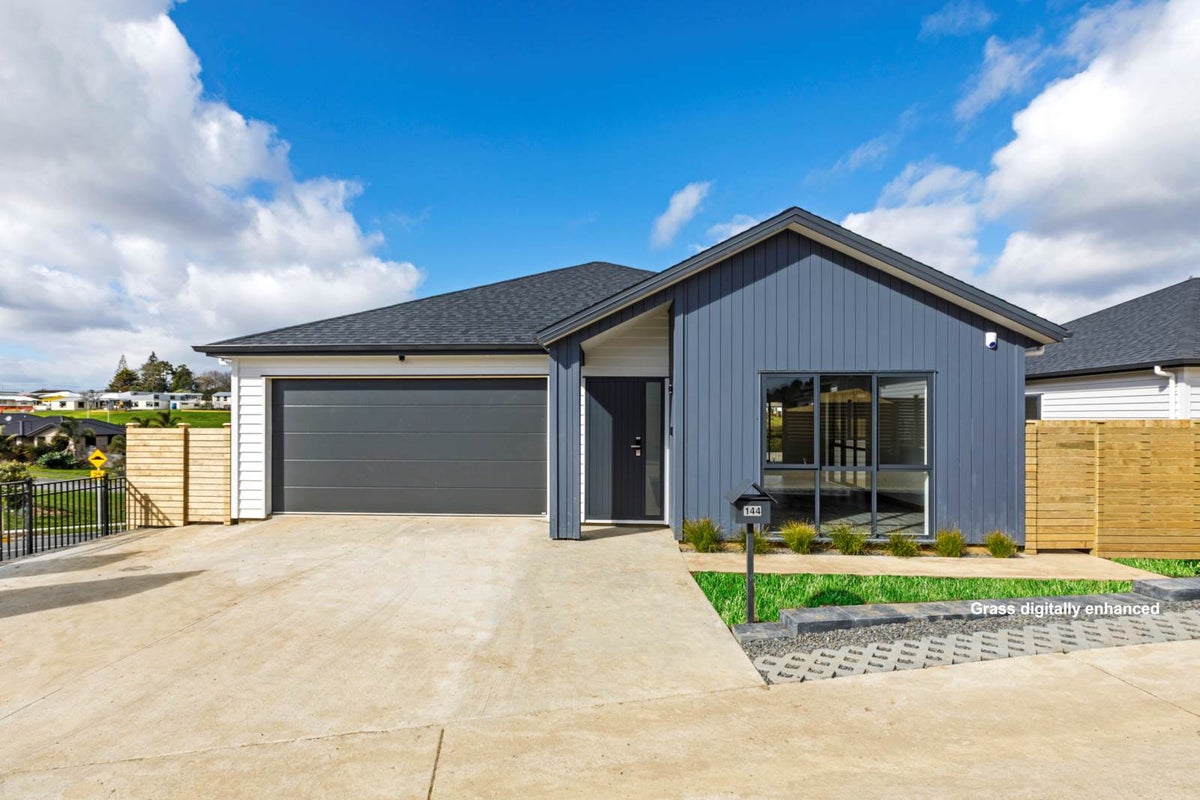 144 Tiriwa Drive, Massey, Auckland - Carousel 1