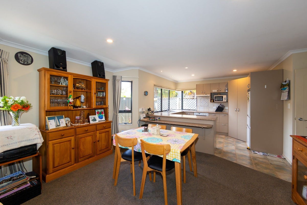 13 Moeller Street, Taradale, Napier - Carousel 16