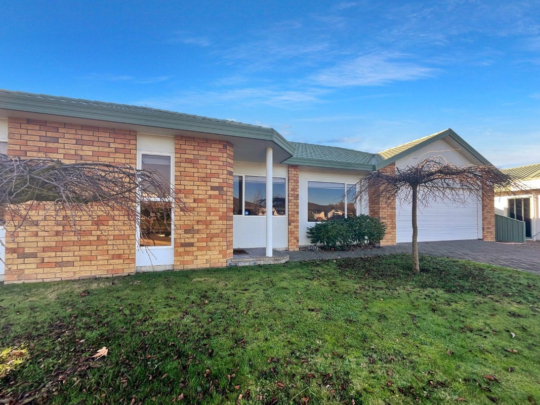 26 Kensington Drive, Taradale, Napier - Carousel 2