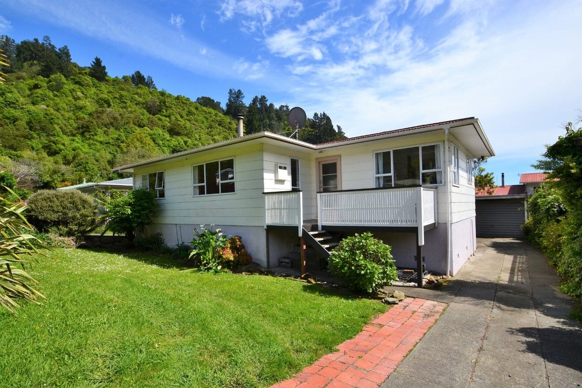 6 Sowman Street, The Brook, Nelson - Carousel 1