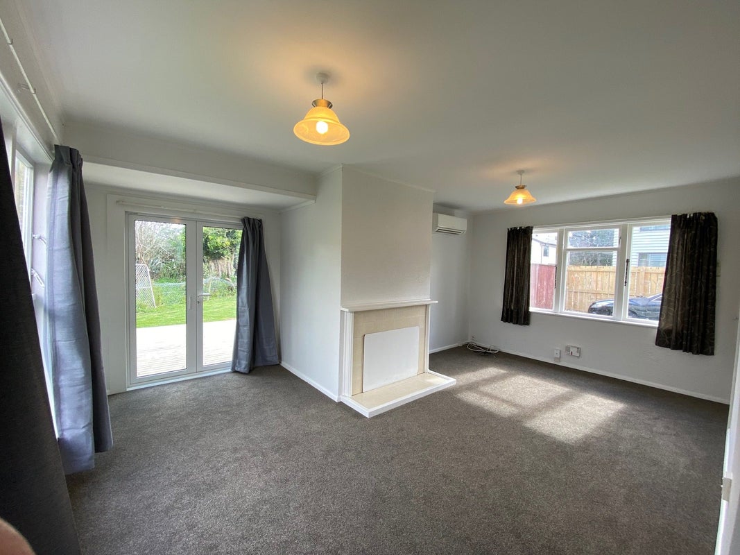 11 Purser Grove, Fairfield, Lower Hutt - Carousel 1