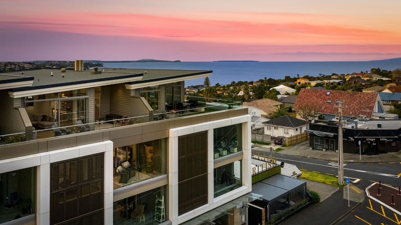 204/585 Beach Road, Rothesay Bay, Auckland - Carousel 1