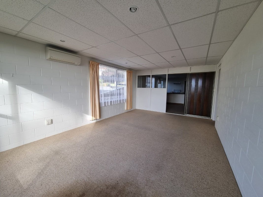 2/7 Patchett Place, Cashmere, Christchurch - Carousel 2