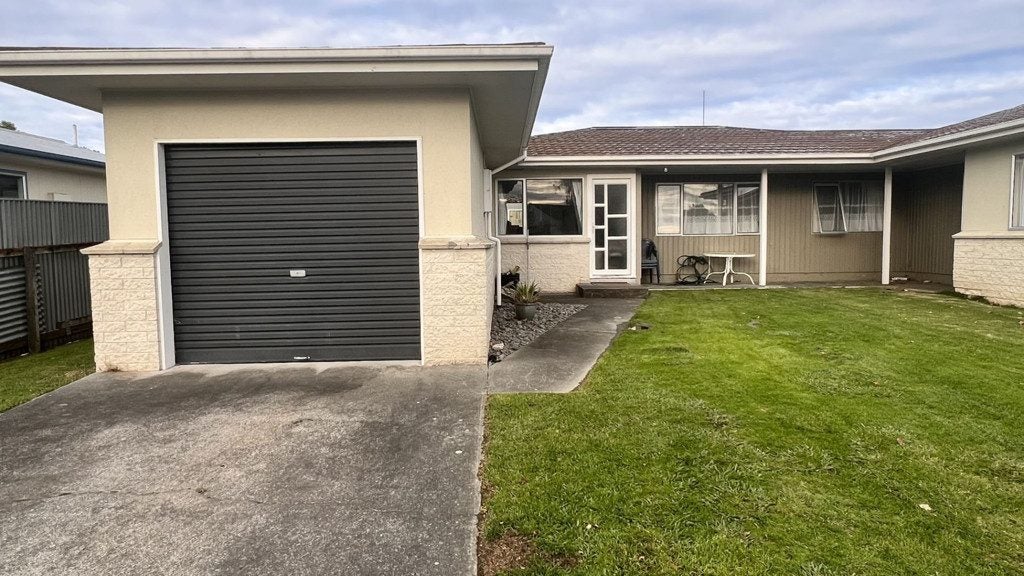 11A Robinson Crescent, Tamatea, Napier - Carousel 1