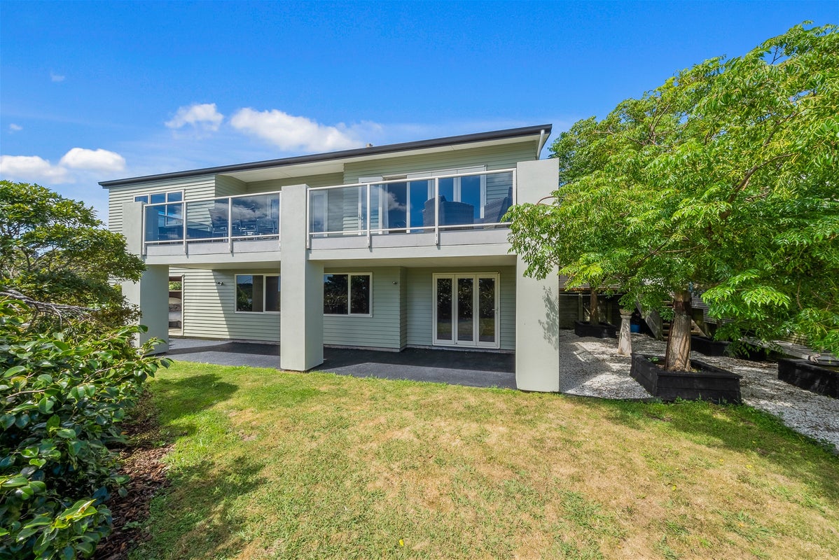 38 Aspiring Terrace, Aotea, Porirua - Carousel 1