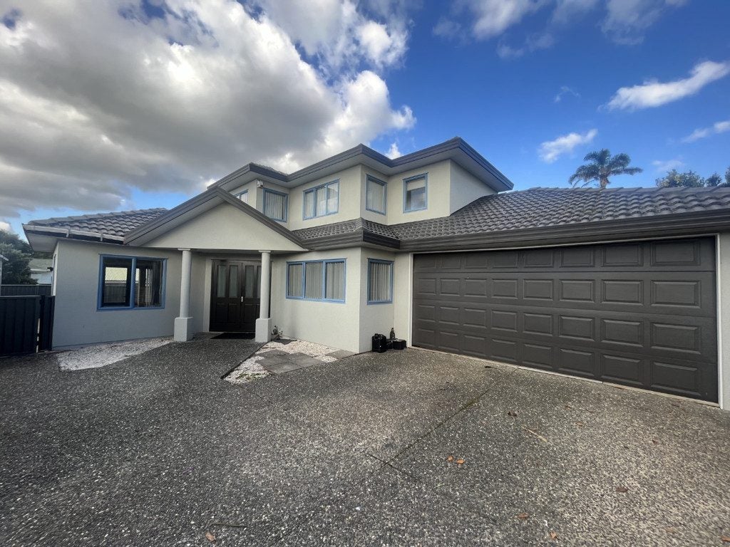 32A Connell Street, Blockhouse Bay, Auckland - Carousel 1