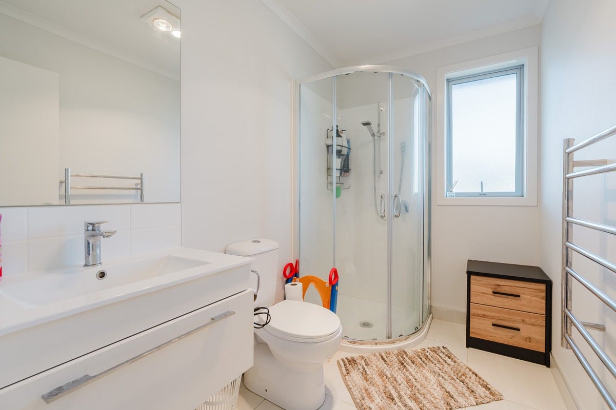 12 Haddonstone Avenue, Rototuna North, Hamilton - Carousel 8