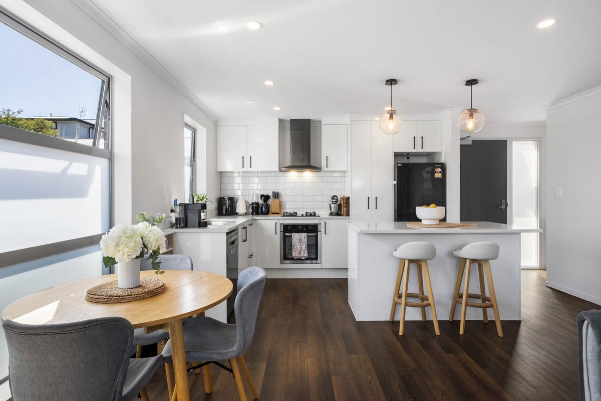 28C Yeovil Road, Te Atatu Peninsula, Auckland - Carousel 2